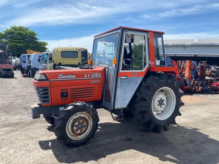 รถไถ Kubota L1-295 3