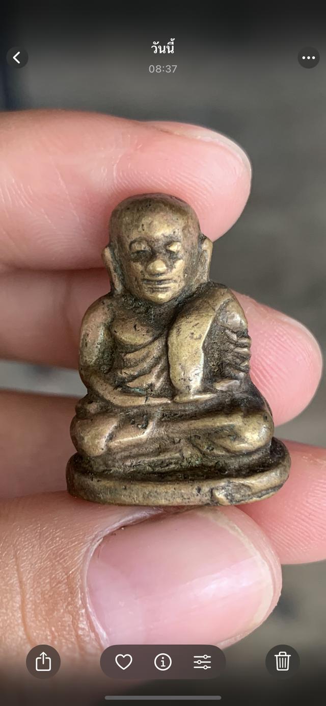 รูปหล่อหลวงพ่อเงิน