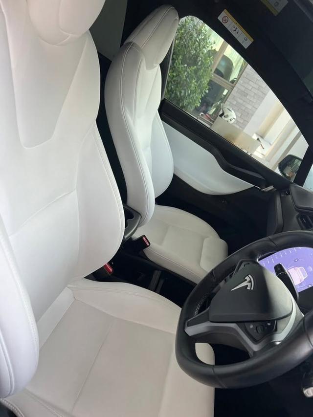 Tesla Model X ปี 2021 8