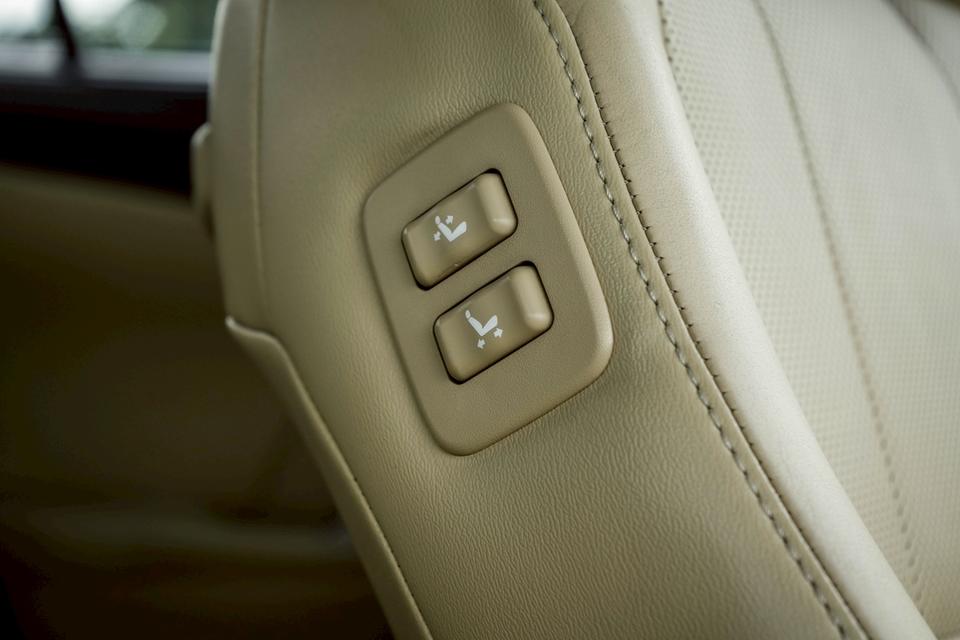 รหัสรถ CBL9120 TOYOTA CAMRY 2.5 Hybrid Navi AT 2016 18