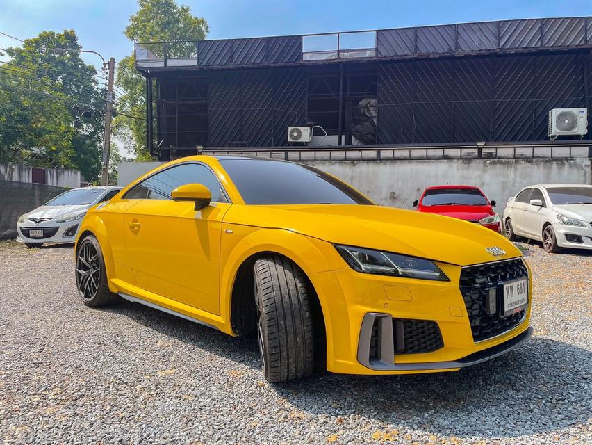 Audi TT สีเหลือง 3