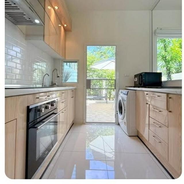 โลตัส บางนา-ตราด ทาวน์เฮาส์สุดหรู 2 ชั้น 265 ตร.ม. อินดี้ บางนา-รามคำแหง2 33 ตร.วา. จัดเเต็มเฟอร์ฯ 3นอน 3น้ำ ม.รามคำแหง  5