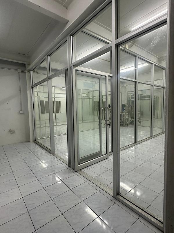 #ให้เช่าโรงงานบ้านบึง ชลบุรี พื้นที่อาคารโรงงาน 3,500 ตรม ผังโรงงานเป็นสีเหลือง สามารถขอใบโรงงานได้ ห้องนอน 5/ ห้องนํ้า 2/ ออฟฟิศ 2 6