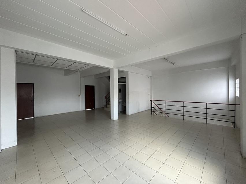 ให้เช่าอาคารพานิชย์ 3 ชั้นครึ่ง 2 คูหา 3