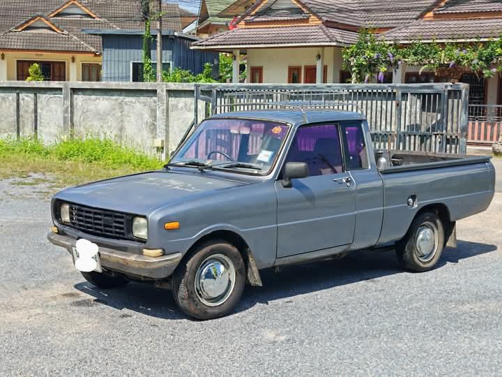 Mazda Familia M1300 สภาพดี 4