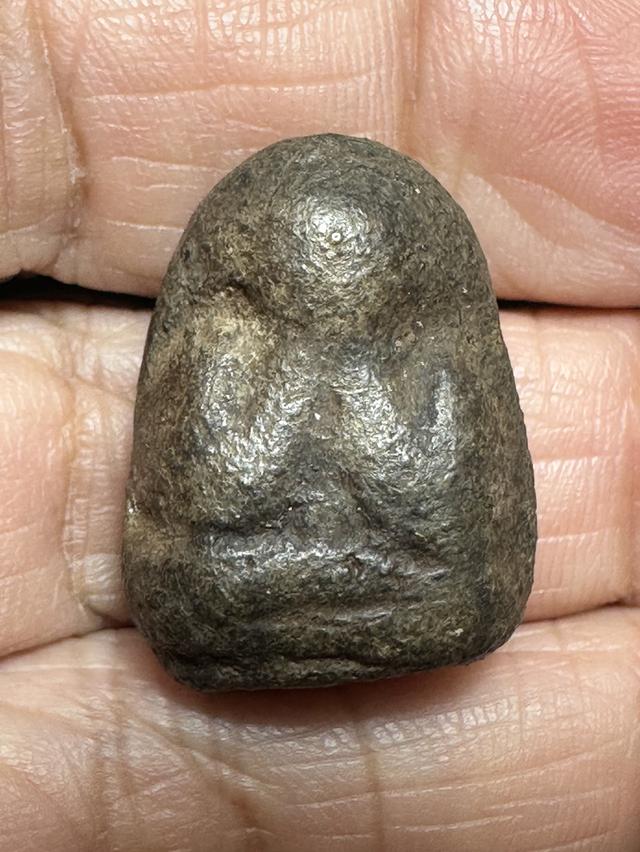 พระปิดตาเนื้อผงคลุกรัก ไม่ทราบที่