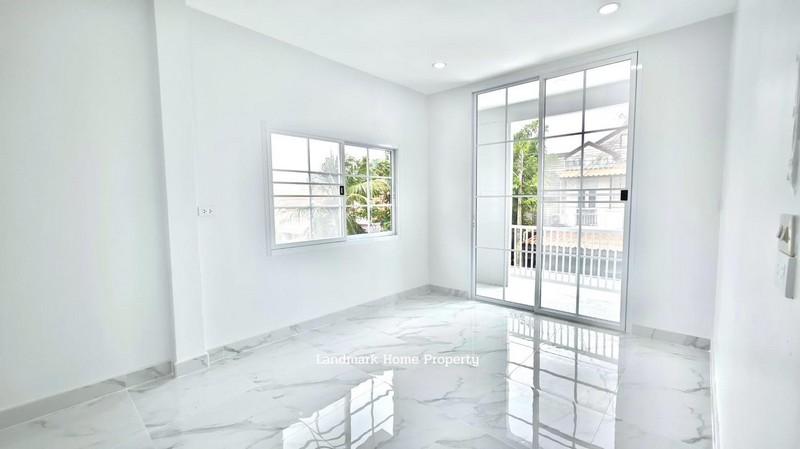 lN-050 ขายทาวน์โฮม 2 ชั้น วรารักษ์ รังสิต คลอง3 ปทุมธานี เนื้อที่ 30 ตรว 3นอน 2น้ำ 4