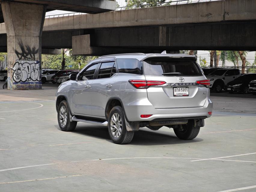 ขายรถ Toyota Fortuner 2.4V 4WD ปี 2021 สีเทา เกียร์ออโต้ 6