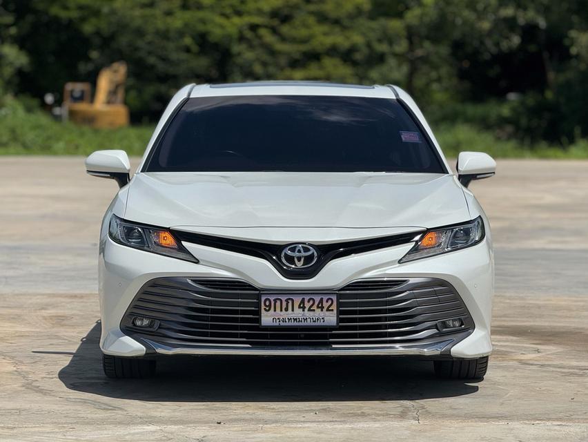TOYOTA. CAMRY  Sedan 4dr SA 8sp FWD 2.5 G  Y2020. สีขาว 9