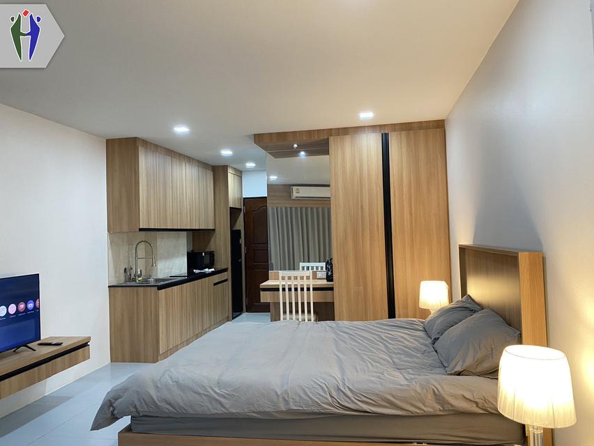 ให้เช่าวิวทะเล1 คอนโด  30 ตารางเมตร พัทยา มีรถประจำทางผ่าน •	ขนาด 30 ตารางเมตร •	ห้องสตูดิโอ •	ทีวี, เครื่องปรับอากาศ, ตู้เย็น •	ระเบียง •	ครัวยุโรป เ 9