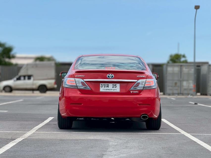 Toyota Camry Hybrid 3