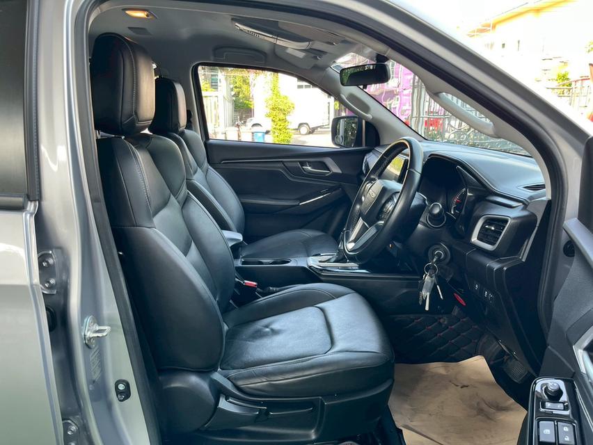 Isuzu D-MAX Cab-4 1.9 Hi-Lander Z ปี 2021 เกียร์ออโต้ 6