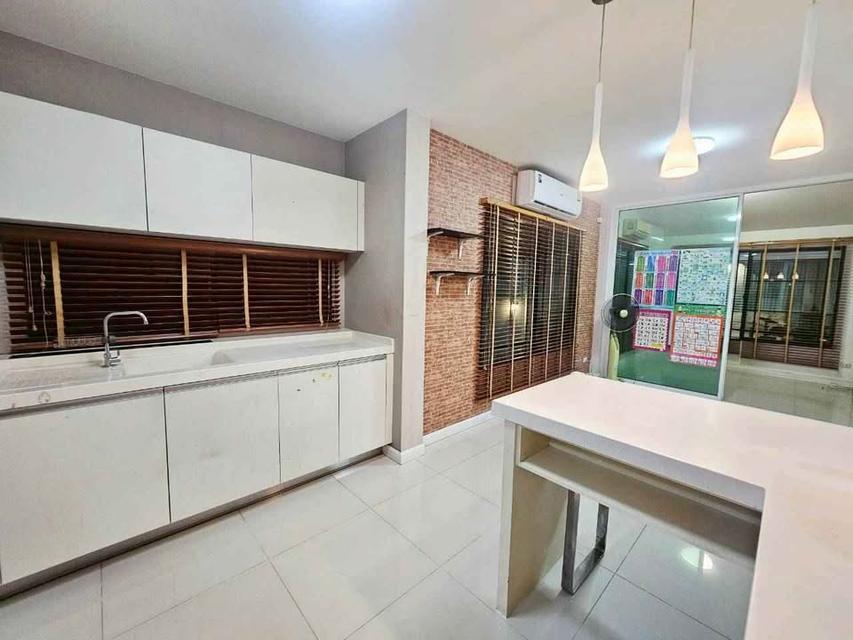 ขาย / เช่า บ้านเดี่ยว 2ชั้น หมู่บ้านมัณฑนา เลค วัชรพล ตัวบ้านอยู่โซนทะเลสาบ 5