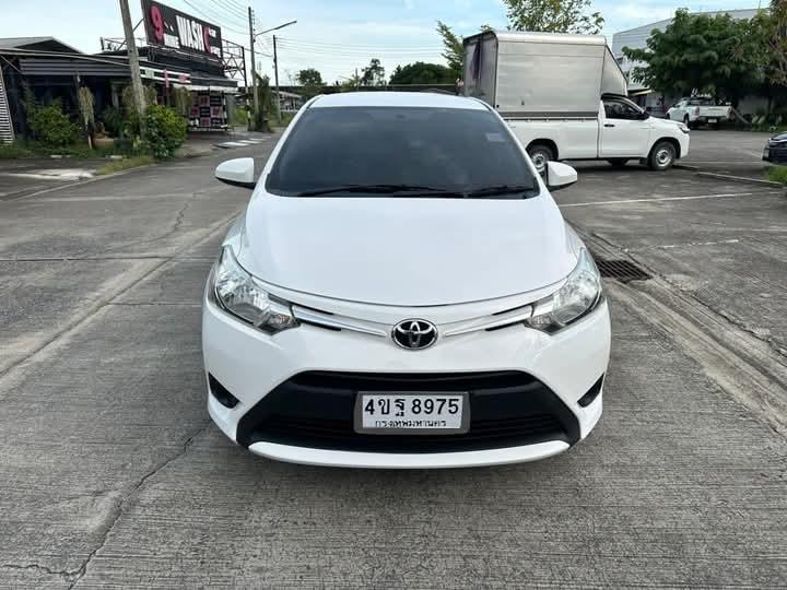 ขายถูก Toyota Vios สีขาว