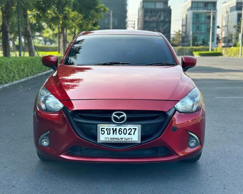 Mazda 2 Skyactive 1.3 Sport High. เกียร์ Auto สีแดง ปี2015