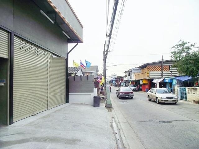 รร.สารสาสน์วิเทศสายไหม 2.9 กม.5 นอน 2 น้ำ BTS คูคต 1.6 กม. ให้เช่าร้าน และสำนักงาน 2 ชั้น เซียร์ รังสิต 3 กม. ทำเลติดถนน 3