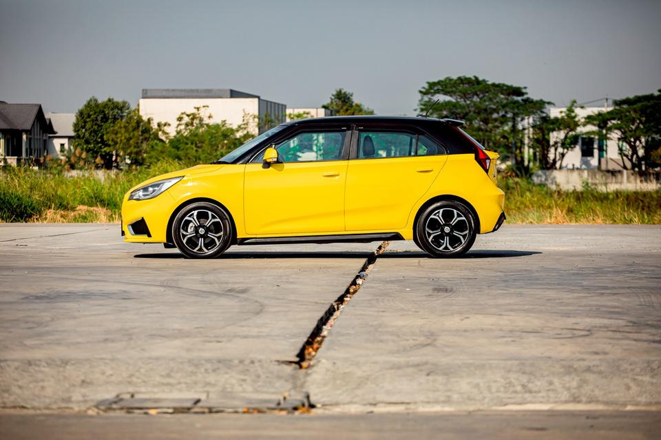 New MG 3 1.5X Sunloof ปี 2019 สีเหลือง มือเดียวป้ายแดง รูปที่ 10
