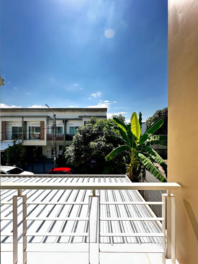 หมู่บ้านฮาบิเทีย เลียบคลองสอง 16