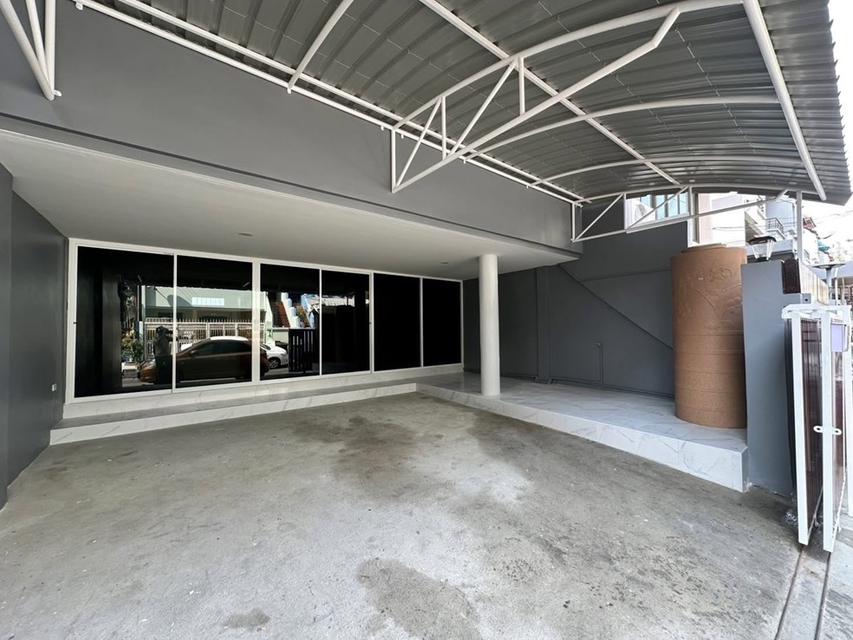 ให้เช่าทาวน์โฮม / Home Office 4 ชั้น หลังใหญ่ หมู่บ้านสินธานี รัชดา ลาดพร้าว / ซอยลาดพร้าว 80 20