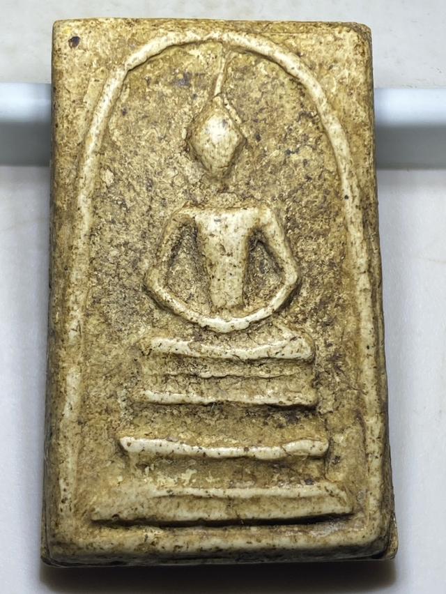 พระสมเด็จวัดระฆังพิมพ์ใหญ่แขนหักศอก