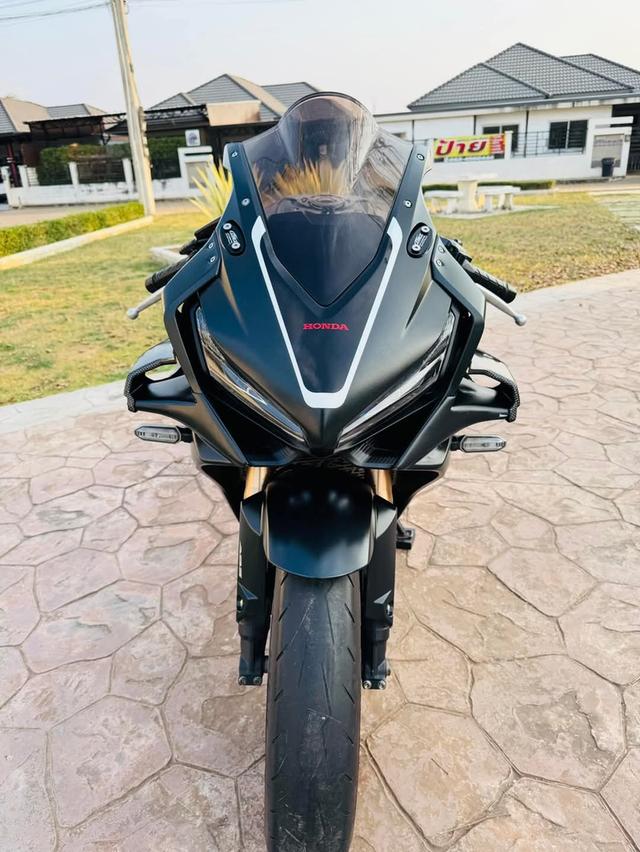 CBR650R  12