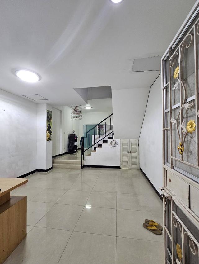 บ้านทาวน์เฮ้าส์มือสอง 3