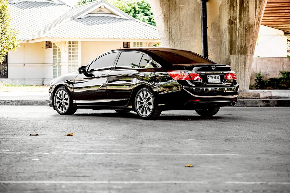 Honda Accord 2.0EL ปี 2013 สีดำ มือเดียวป้ายแดง 9