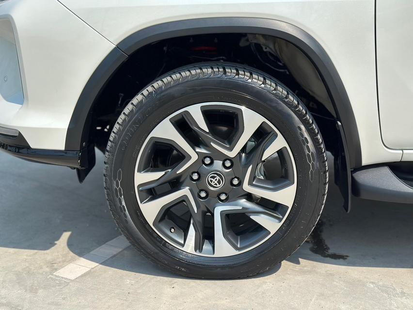 TOYOTA FORTUNER 2.4 LEGENDER 4WD BLACK TOP ปี 2022 18