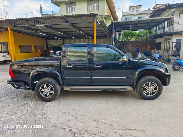 Isuzu D-Max สีน้ำเงิน 8