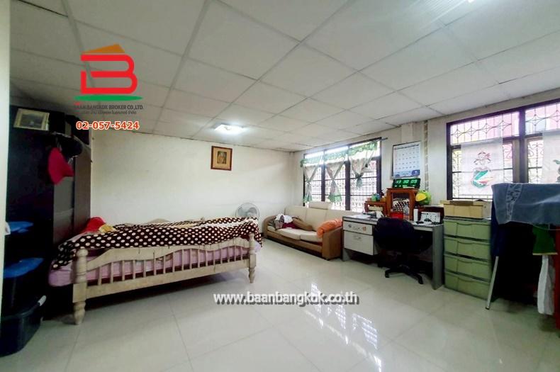 ที่ดินพร้อมบ้าน 2 ชั้น ซอยสุวินทวงศ์ 17 เนื้อที่ 1-1-57 ไร่ ถนนสุวินทวงศ์ แขวงลำผักชี เขตหนองจอก กรุงเทพมหานคร 9