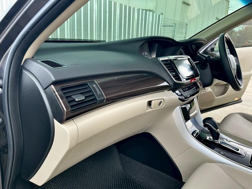 รหัสรถ AP3434 Honda Accord 2.0 HYBRID ปี 2017 สีเทา 7