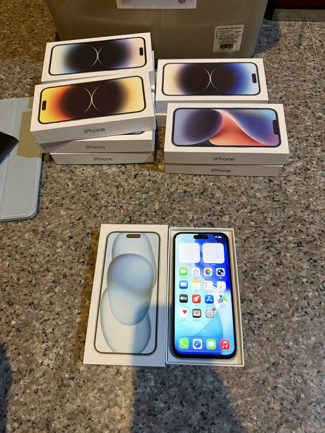 ขายไอโฟน15PlusสีBlue128กิ๊กมีกล่องไร้รอยตกแบตยัง88อยู่เลบใช้งานดีถูกๆ