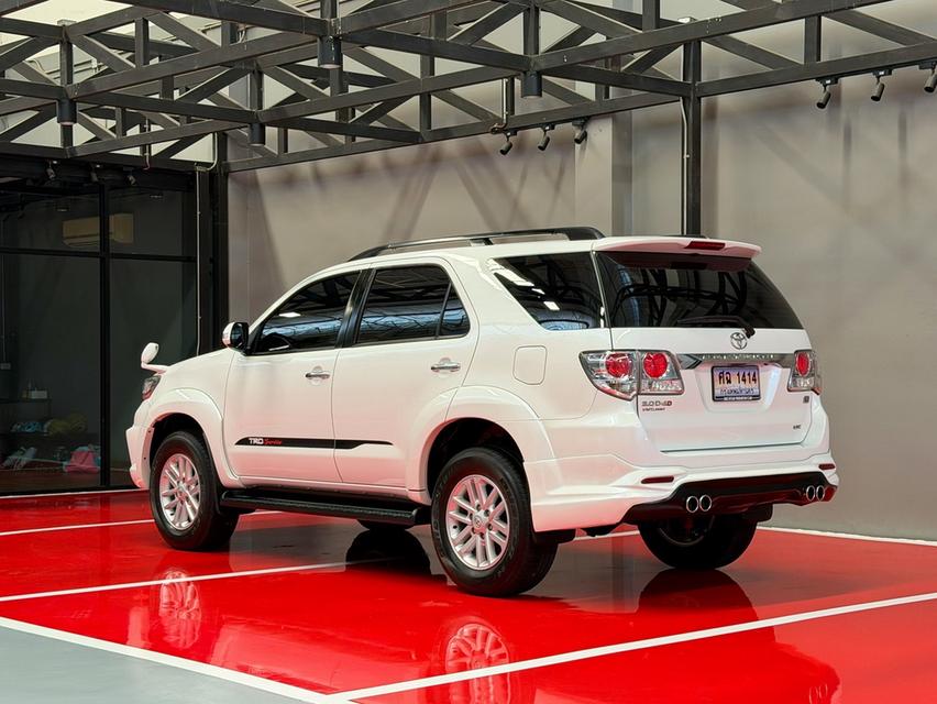 2014 TOYOTA FORTUNER 3.0V 5เกียร์ รถมือเดียวออกป้ายแดง รถวิ่งน้อย ประวัติศูนย์ครบ รถไม่เคยมีอุบัติเหตุครับ รูปที่ 6