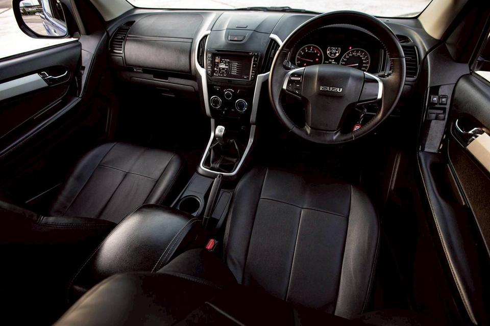 ISUZU D-MAX Hi-lander Cab 1.9 Ddi L ปี 2019 สีน้ำเงิน  12