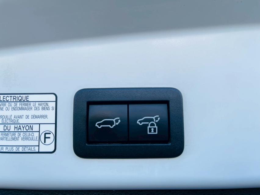 Toyota Corolla Cross 1.8 Hybrid Premium ปี 21จด22 มือแรกไมล์แท้ รูปที่ 16