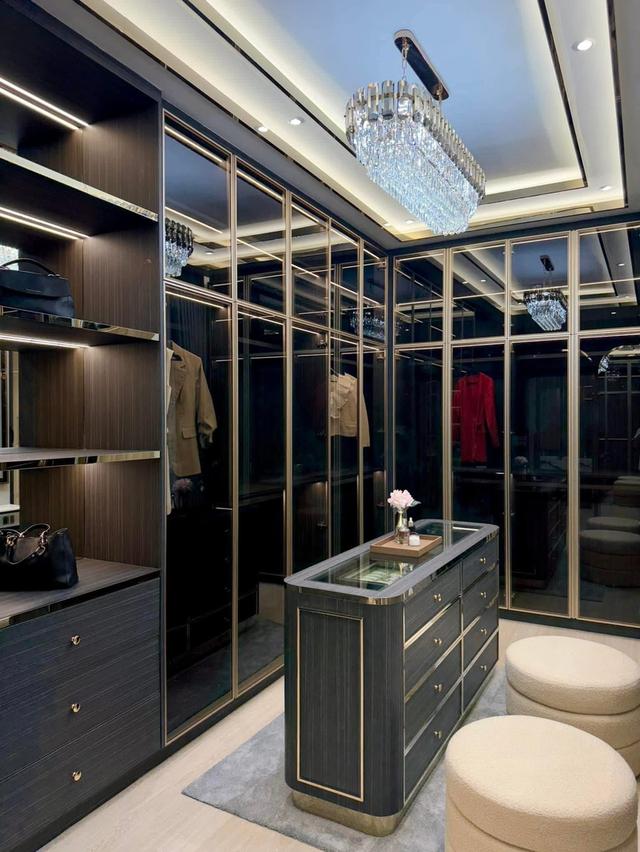 ขายพูลวิลล่า Luxury Modern POOL Villa 16