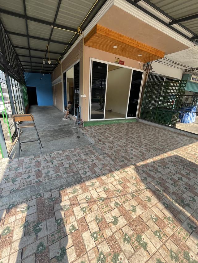 อาคารพาณิชย์ ทำเลโคตรดี ห้องมุม 4ชั้นครึ่ง 36 ตรว. 4 ห้องนอน 4ห้องน่ำ1ชั้นลอย พร้อมพื้นที่ว่างด้านข้าง 2