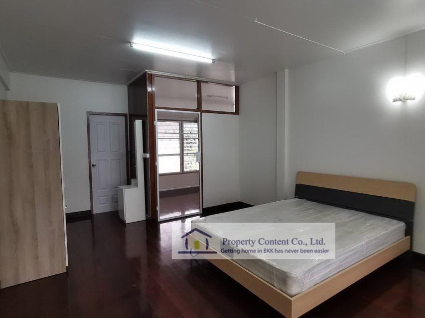 Townhouse 2 bedroom for rent in Ekamai 22-28 6