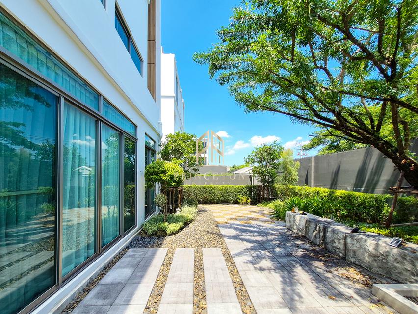 VIVE Rama 9 – Luxurious 3-Story Home in Modern Japanese Design 19