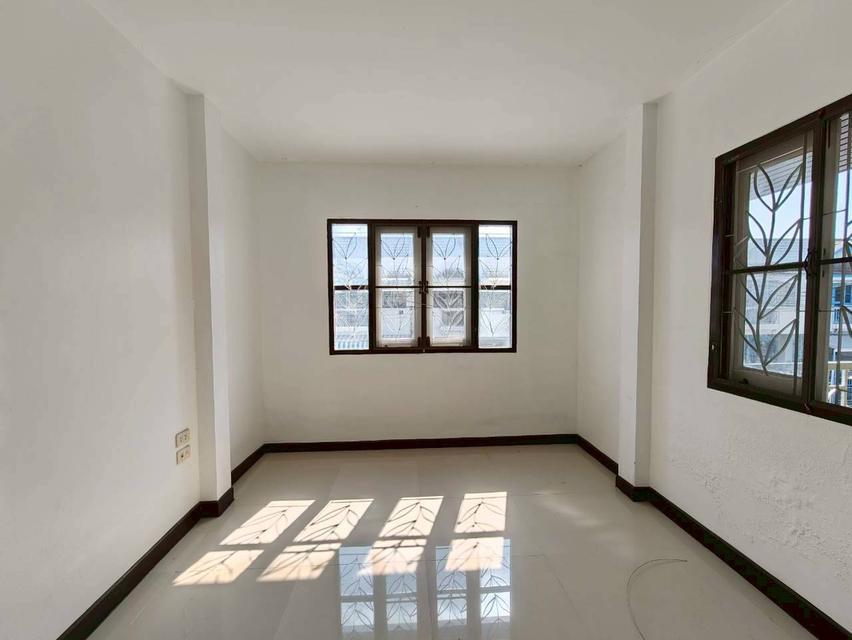 หมู่บ้านบัวทองธานีพาร์ค ซอย 6 ถนนกาญจนาภิเษก ต.บางบัวทอง อ.บางบัวทอง จ.นนทบุรี 14