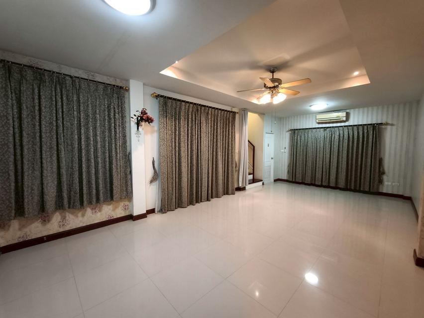 ขายทาวน์โฮม 3 ชั้น สไตล์บ้านเดี่ยว หลังมุม ทำเลศักยภาพ 7