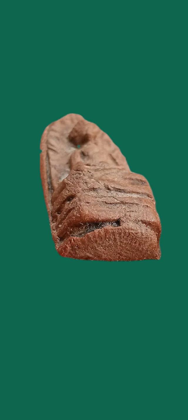 พระรอดกรุต้นลำใย2470สภาพสวย 3