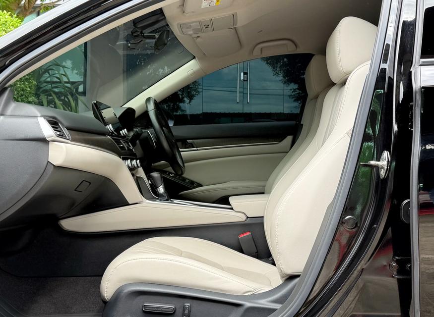 2022 HONDA ACCORD 1.5 TURBO รถมือเดียวออกป้ายแดง วิ่งน้อยเพียง 70,000 กม รถเข้าศูนย์ตรงระยะ รถไม่มีอุบัติเหตุครับ 13