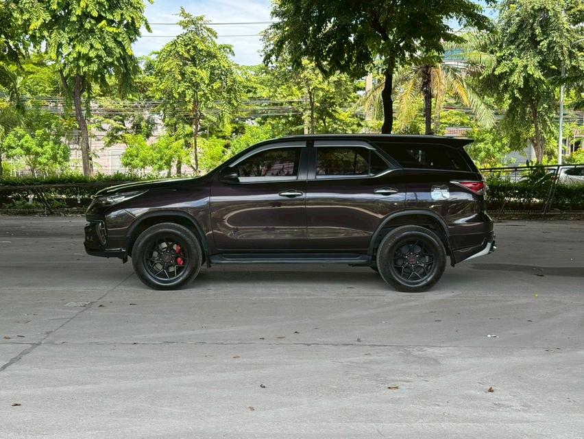 ขายรถ Toyota Fortuner 2.4 ปี 2016 สีน้ำตาล เกียร์ออโต้ 7