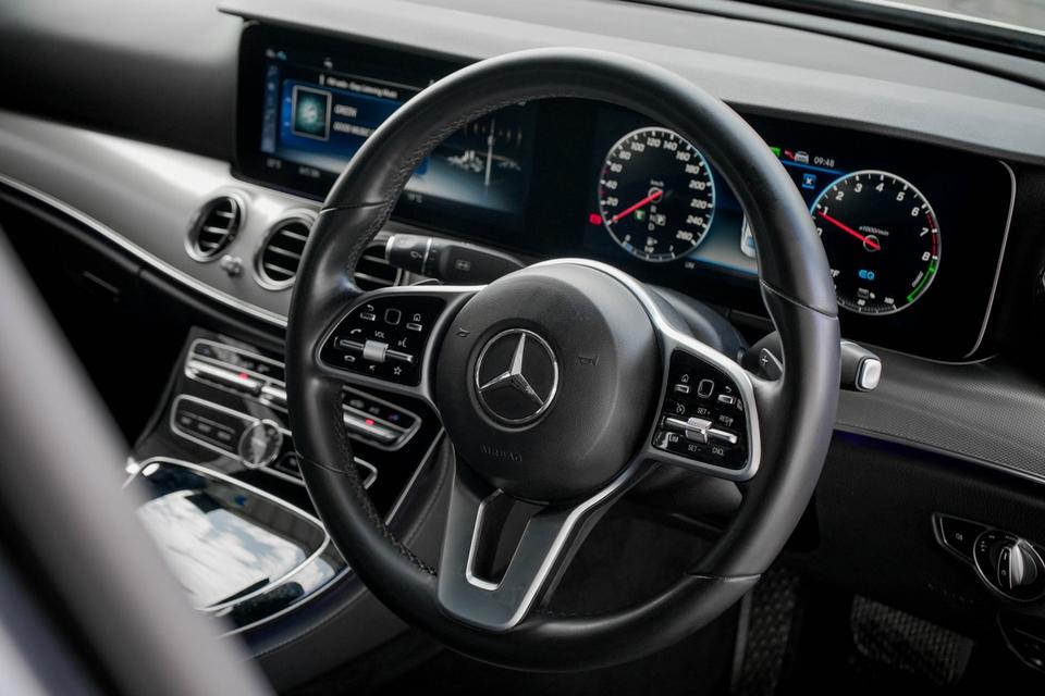 Mercedes-Benz E350e AVANTGARDE ปี 2019ไมล์ 73,xxx km.มาในราคาเพียง 739,000 บาท รูปที่ 11