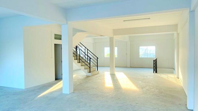 ใกล้ ตลาดชัชวาล คลอง7อาคารพาณิชย์ 2 คูหา 3.5 ชั้น ชุมชนคลอง 7 2 นอน 2 น้ำ 800ม.ขนาด 48 ตร.ว. 590ตร.ม. ห้องหัวมุม ลำลูกกา 6