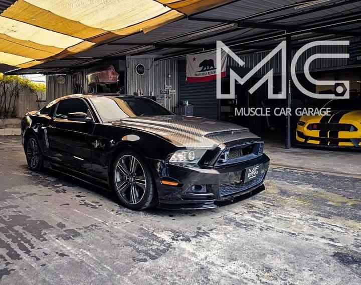 FORD MUSTANG 2013