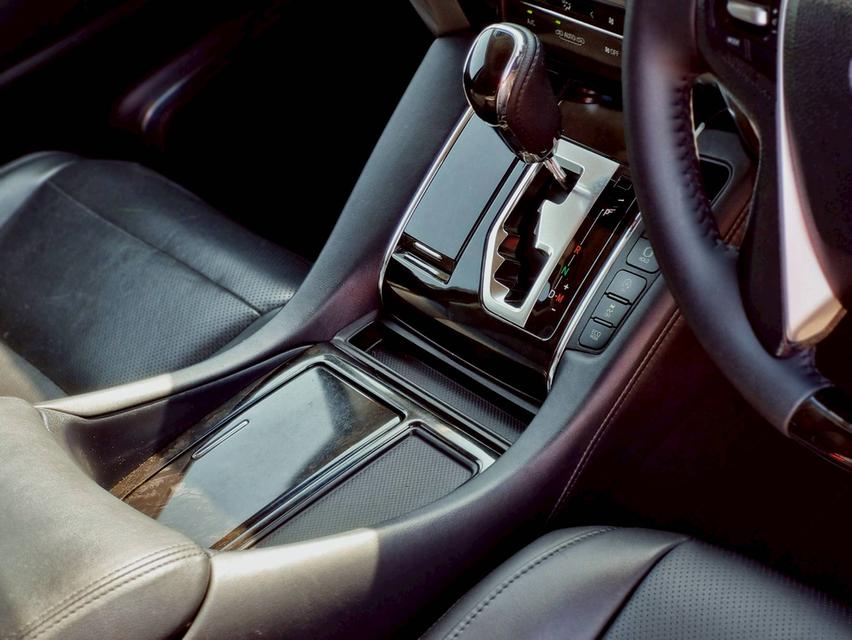 Toyota Vellfire 2.5 ZG Edition ปี 2015 ไมล์ 122,xxx km. รูปที่ 13