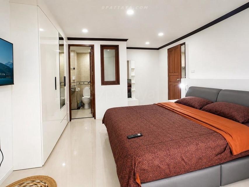 For Rent — 2-Bedroom Condo at Royal Hill Resort, Thappraya RoadSpacious condo for rent at Royal Hill Resort, Building B, located on Thappraya Road. 8
