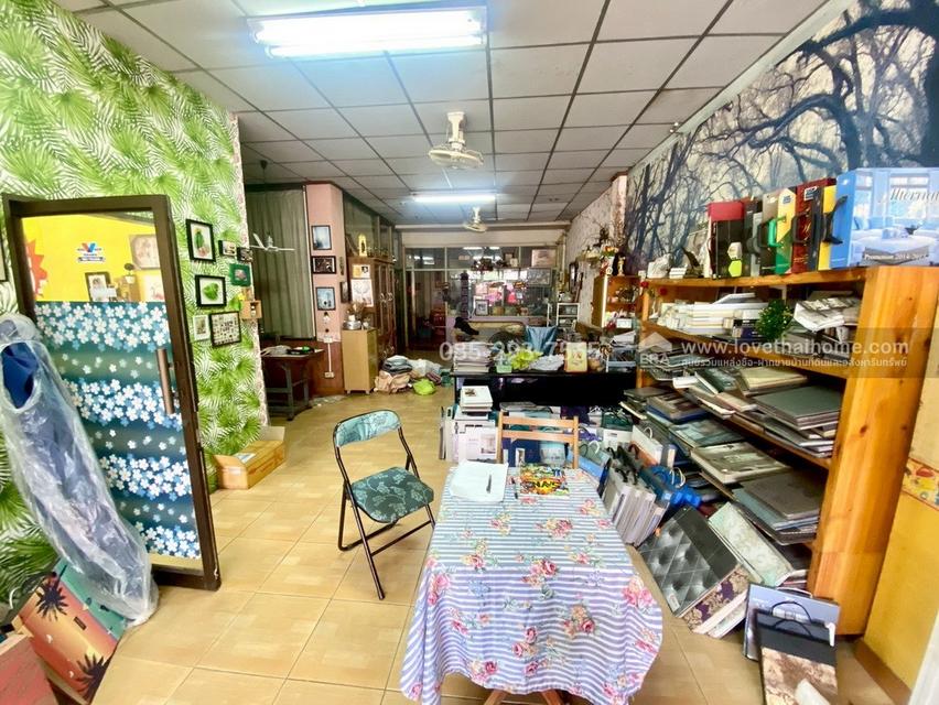 ขายตึกแถว 3.5 ชั้น ติดถนนใหญ่กรุงเทพ-ปทุมธานี ปากซอยสมประสงค์ มี 2 คูหา พื้นที่ 48 ตรว ทำเลดีมาก เหมาะแก่การลงทุน ใกล้แยกปทุมวิไล 8